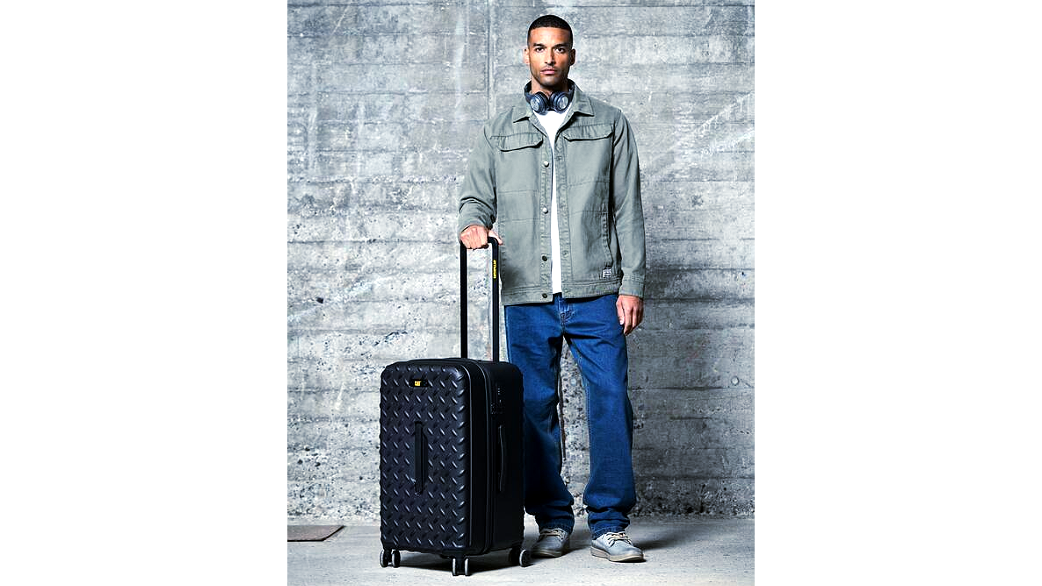 CAT | INDUSTRIAL PLATE TRUNK SUITCASE WITH 8 WHEELS